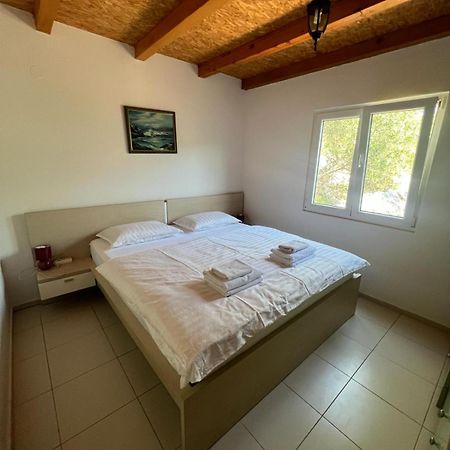 Kuca Za Odmor Buba, Otok Zut Villa Pristanisce Exterior photo